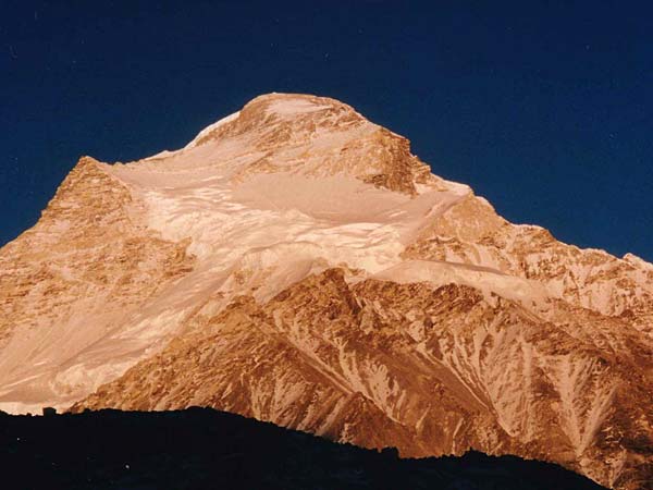 Sunset over Cho Oyu (Photo Tom Romary)