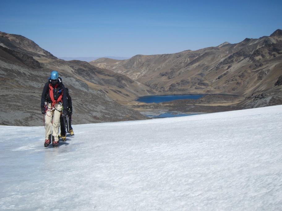 View of training on the glacier with Base Camp and the lake with fresh trout in the background (Roberto Gomez)