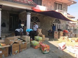 IMG Everest sherpa cooks packing food in Kathmandu  (Ang Jangbu)