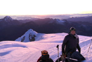 Dawn break on Huayna Potosi (Roberto Gomez)