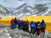 Team 1 arrives to EBC (Ang Jangbu Sherpa)