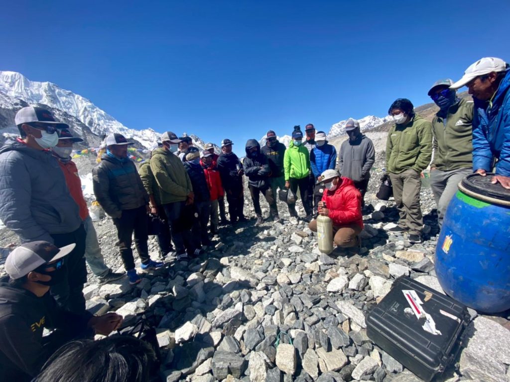 Oxygen practice before the summit bid (Ang Jangbu Sherpa)